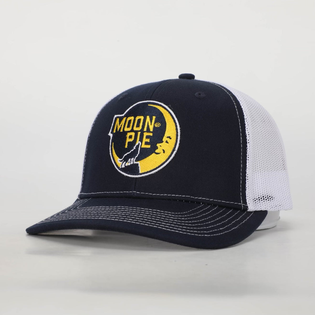 Cresent Moon - howling wolf Trucker Hat